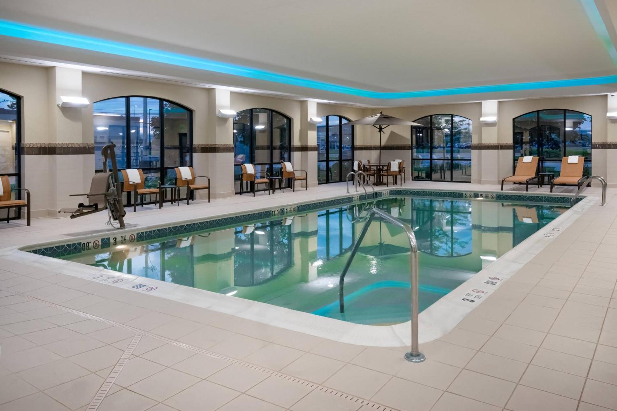 Courtyard By Marriott Buffalo Airport Cheektowaga Exterior foto