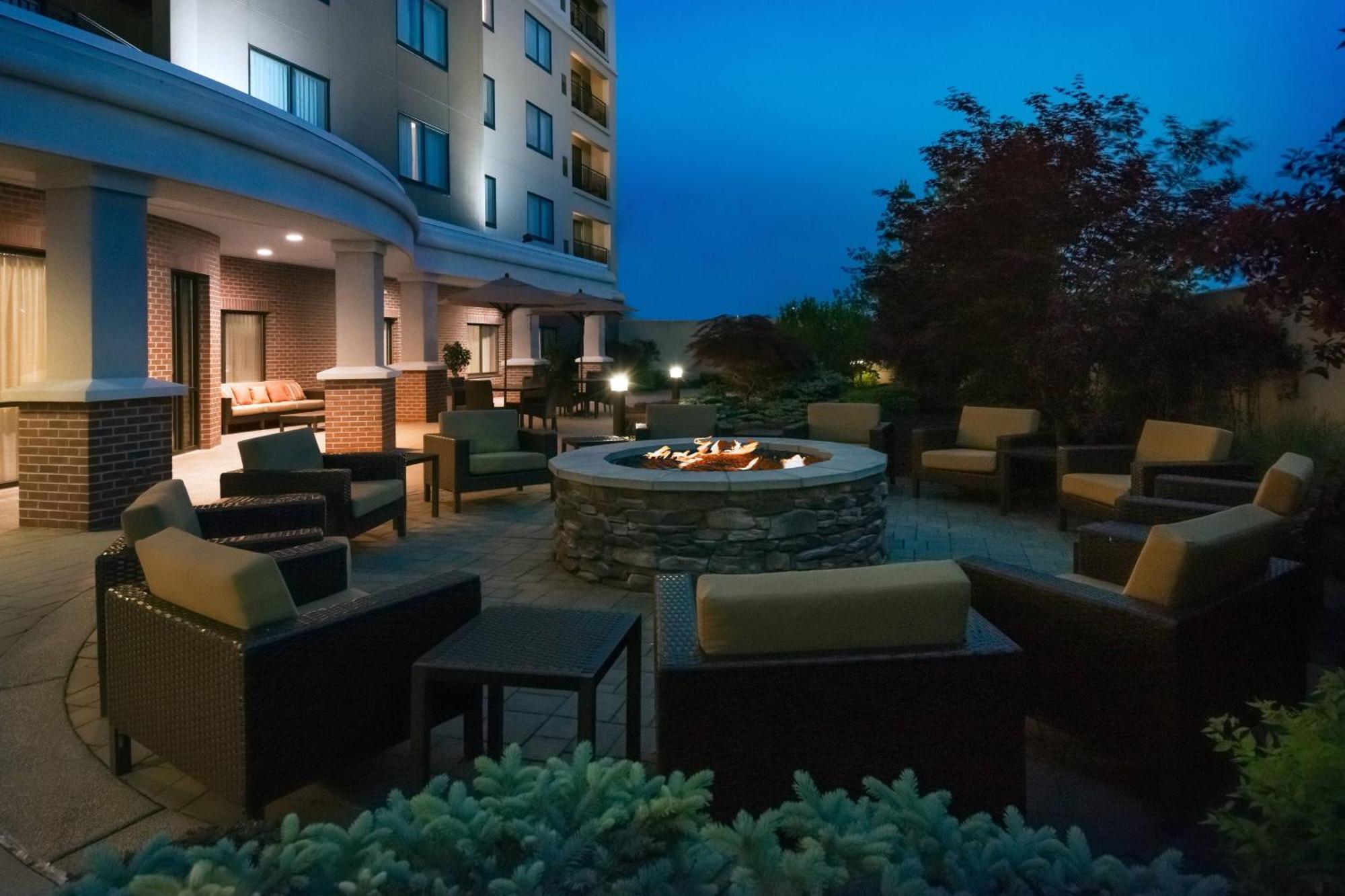 Courtyard By Marriott Buffalo Airport Cheektowaga Exterior foto